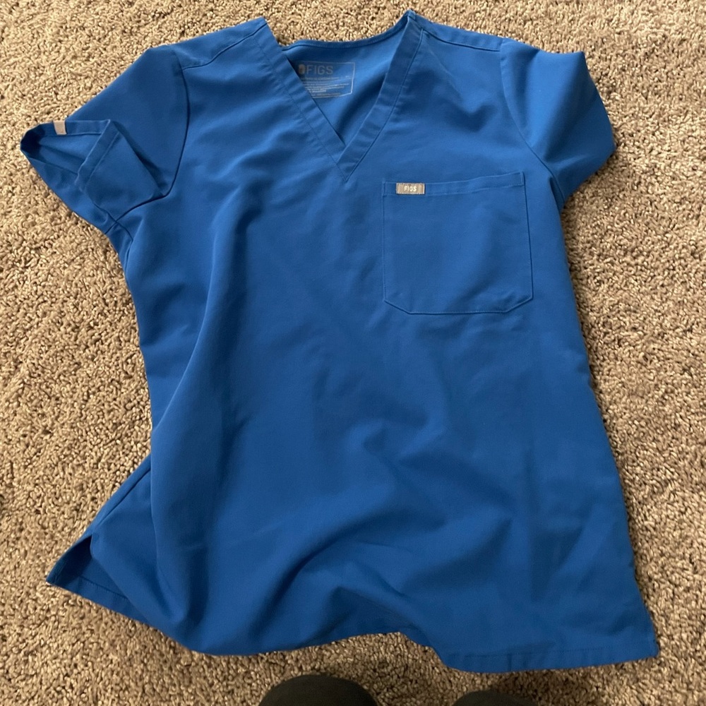 Figs scrub top